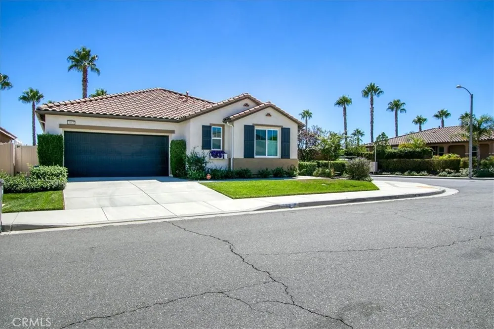 1463 Yarrow Beaumont, CA 92223