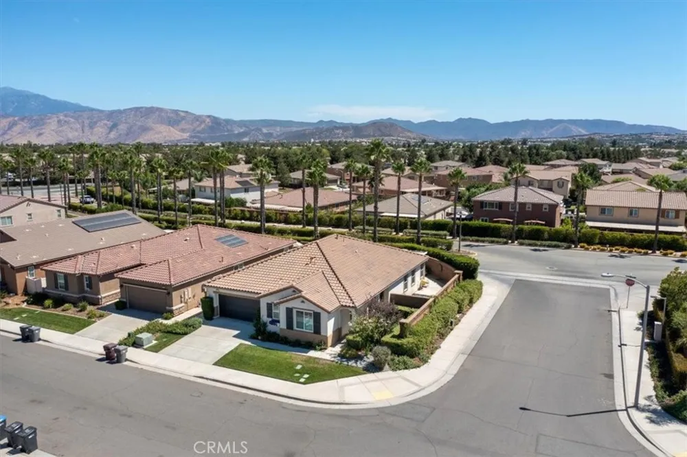 1463 Yarrow Beaumont, CA 92223