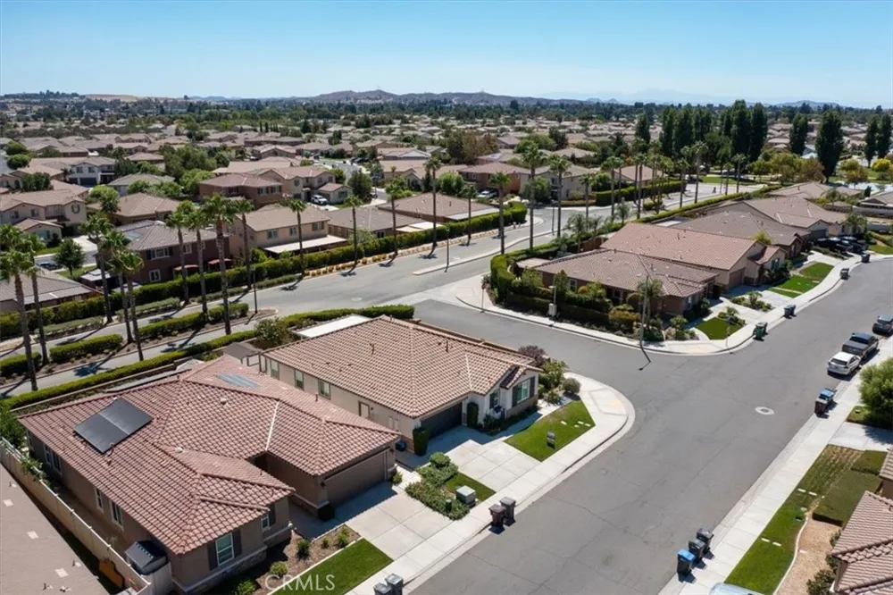 1463 Yarrow Beaumont, CA 92223
