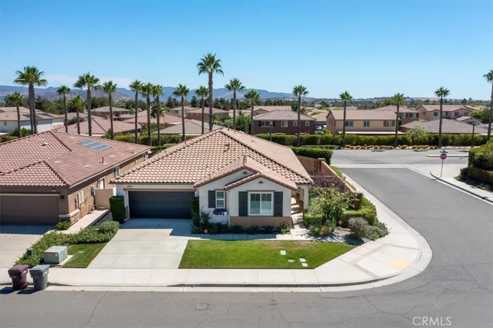 1463 Yarrow Beaumont, CA 92223