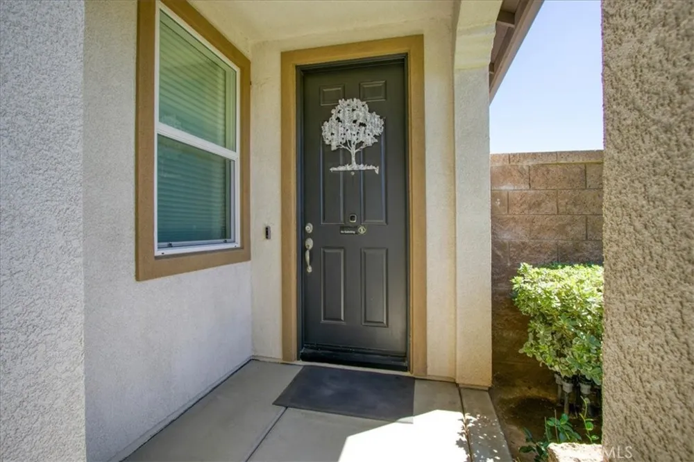 1463 Yarrow Beaumont, CA 92223