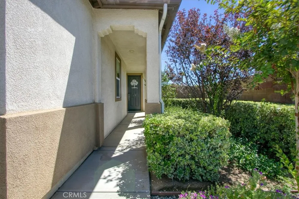 1463 Yarrow Beaumont, CA 92223