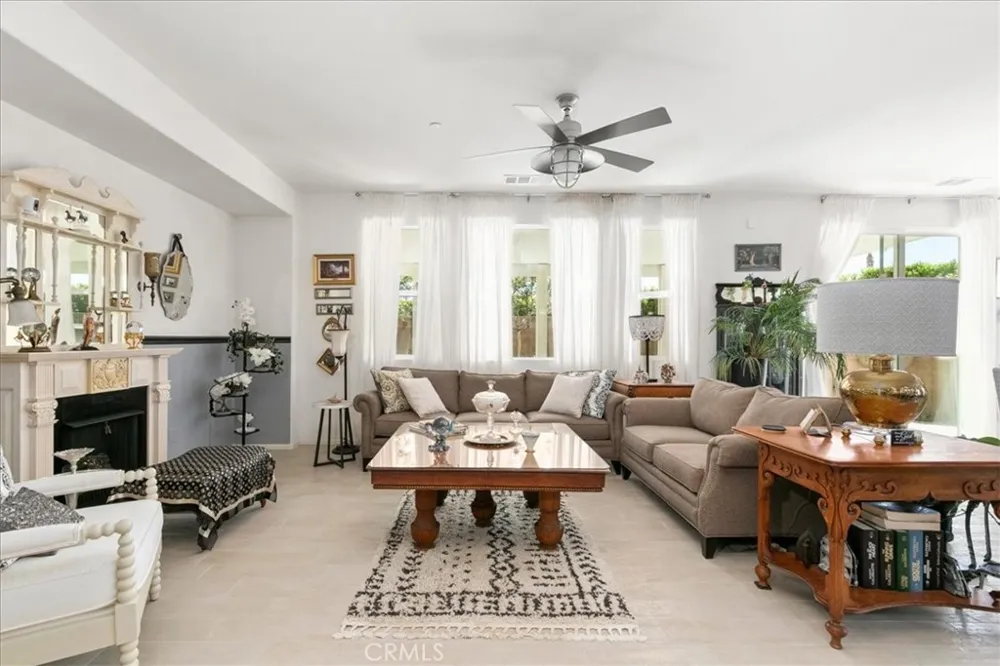 1463 Yarrow Beaumont, CA 92223