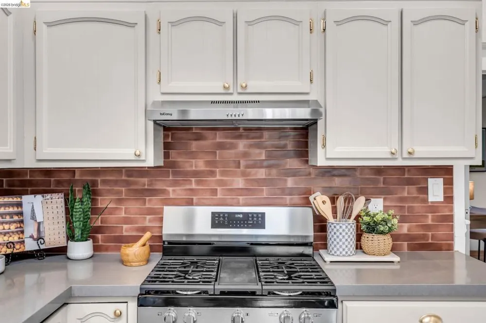1710 Russell Berkeley, CA 94703