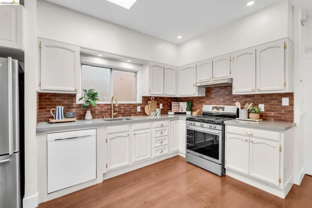 1710 Russell Berkeley, CA 94703