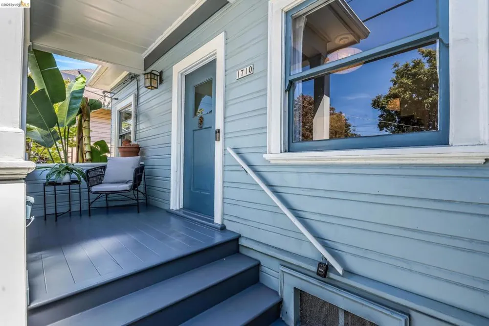 1710 Russell Berkeley, CA 94703