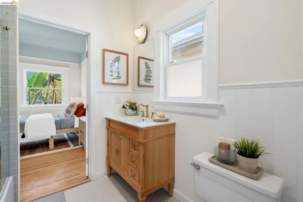 1710 Russell Berkeley, CA 94703