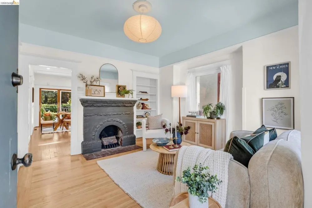 1710 Russell Berkeley, CA 94703