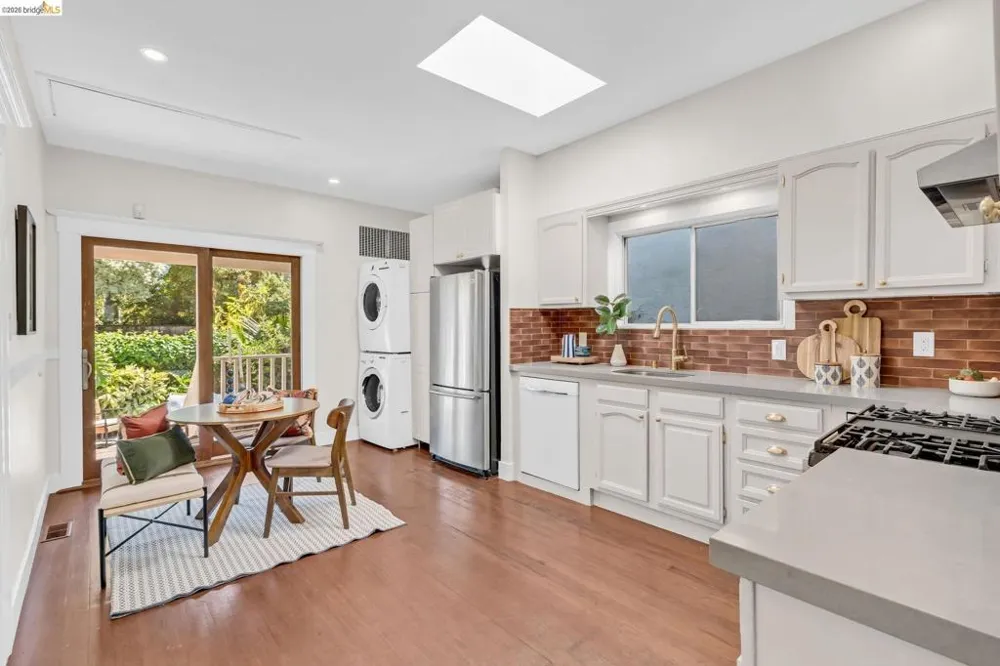 1710 Russell Berkeley, CA 94703
