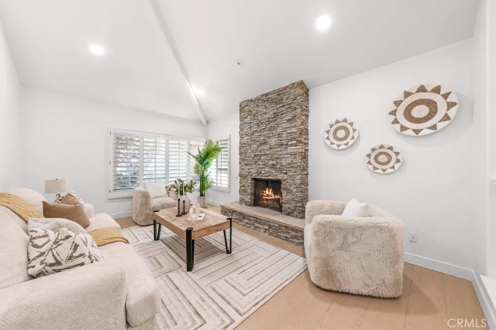 24 Whitecloud Irvine, CA 92614