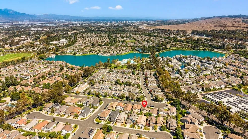 24 Whitecloud Irvine, CA 92614