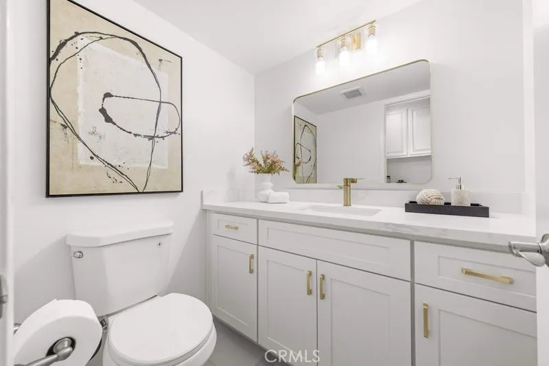 24 Whitecloud Irvine, CA 92614
