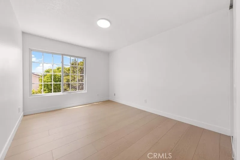 24 Whitecloud Irvine, CA 92614