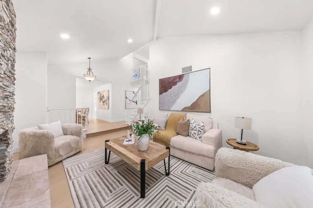 24 Whitecloud Irvine, CA 92614