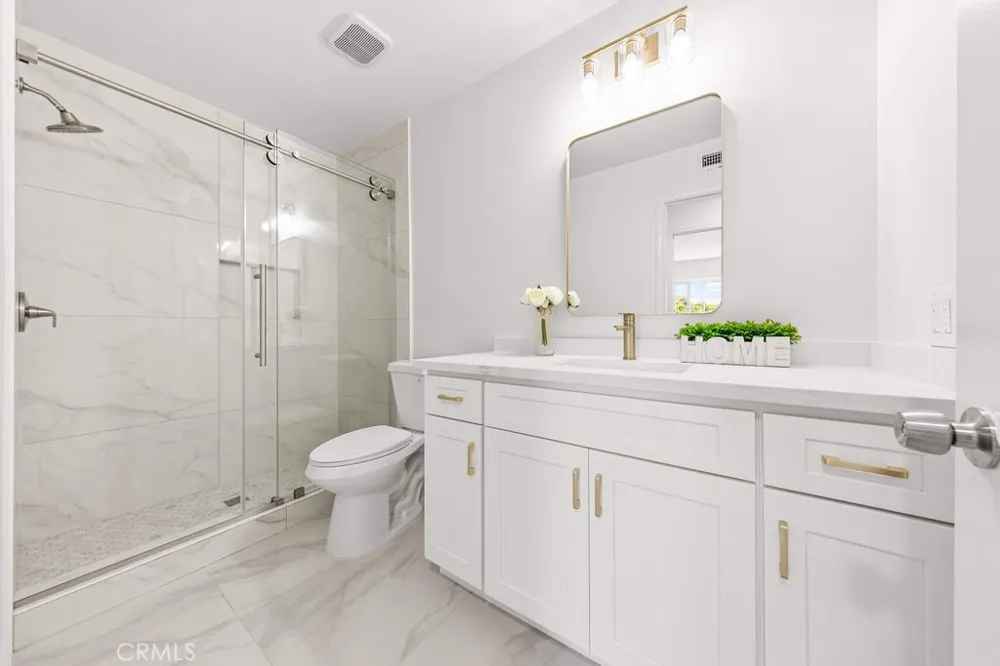 24 Whitecloud Irvine, CA 92614