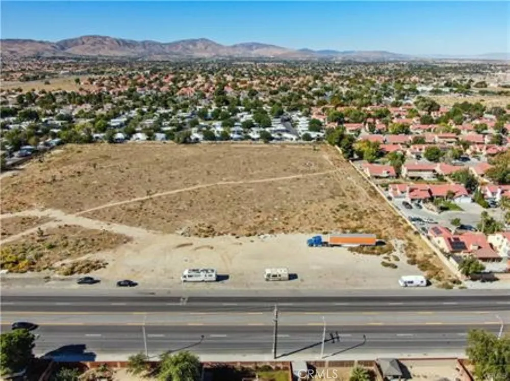 47 vic avenue R11 Palmdale, CA 93553
