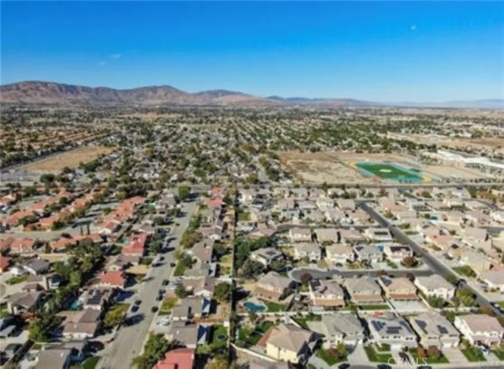 47 vic avenue R11 Palmdale, CA 93553