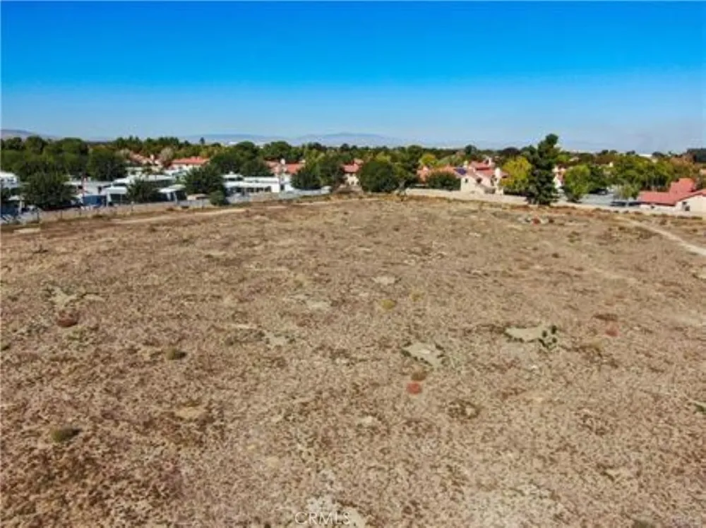 47 vic avenue R11 Palmdale, CA 93553