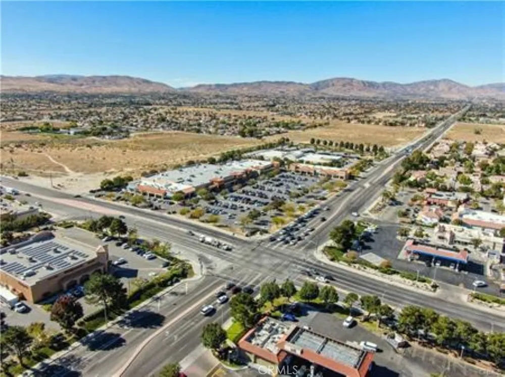 47 vic avenue R11 Palmdale, CA 93553