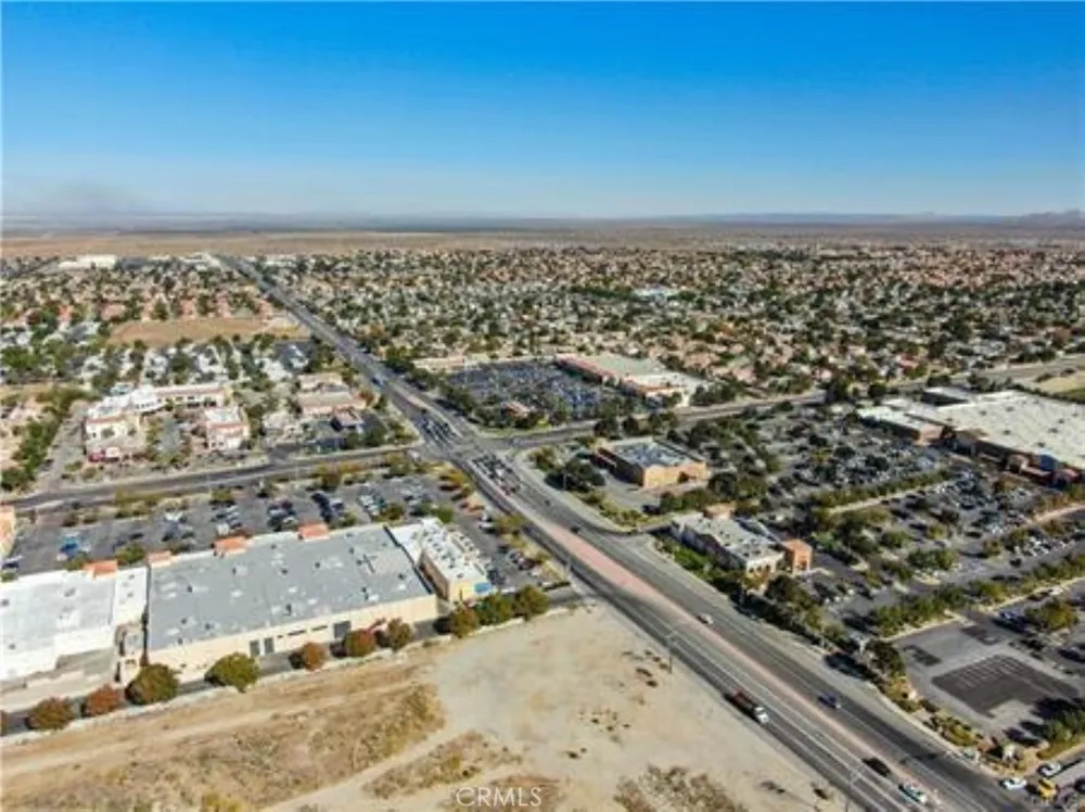 47 vic avenue R11 Palmdale, CA 93553