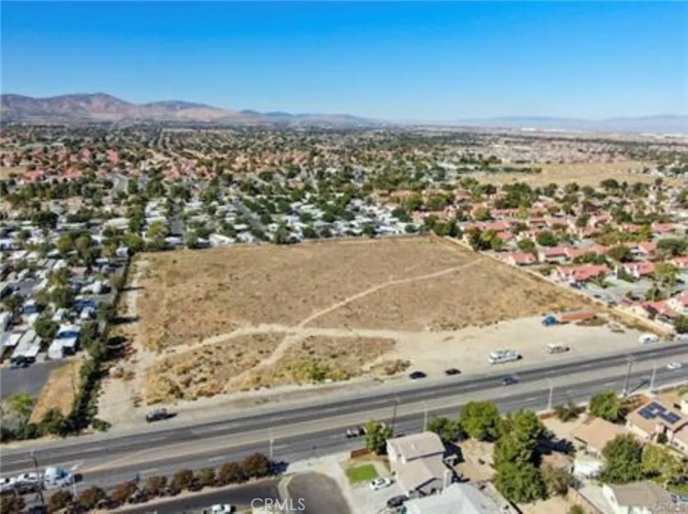 47 vic avenue R11 Palmdale, CA 93553