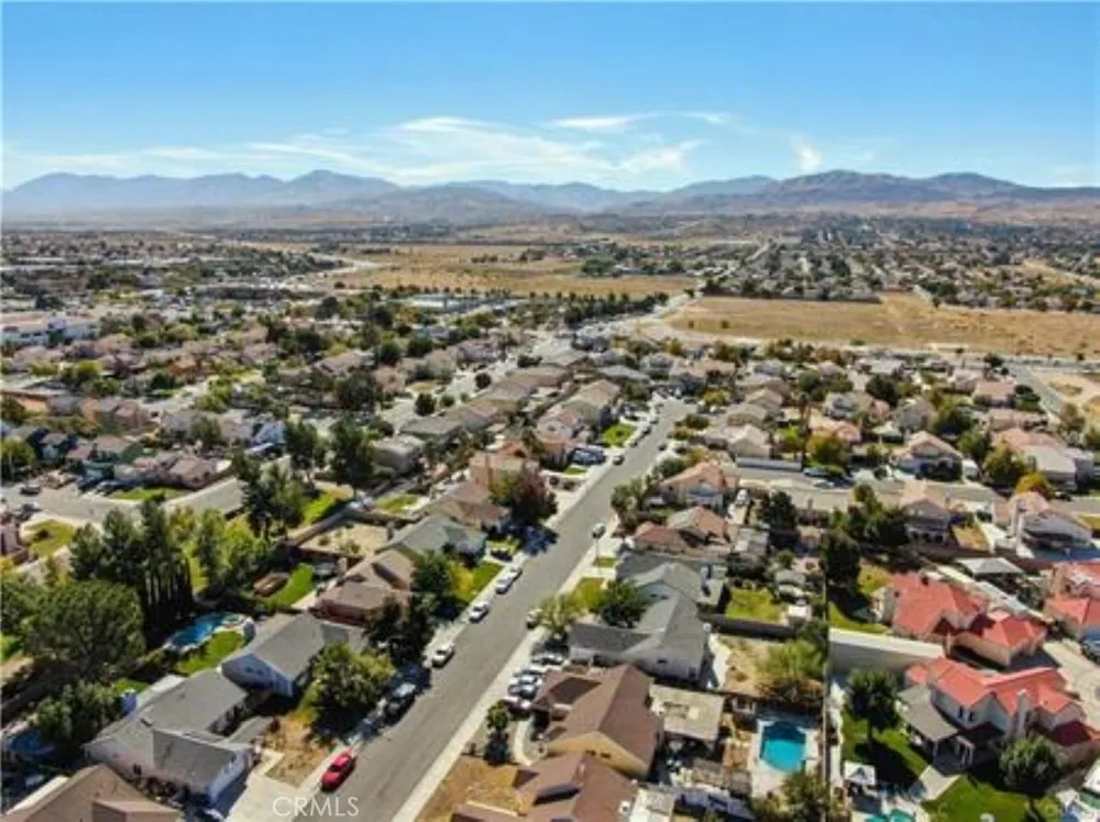 47 vic avenue R11 Palmdale, CA 93553
