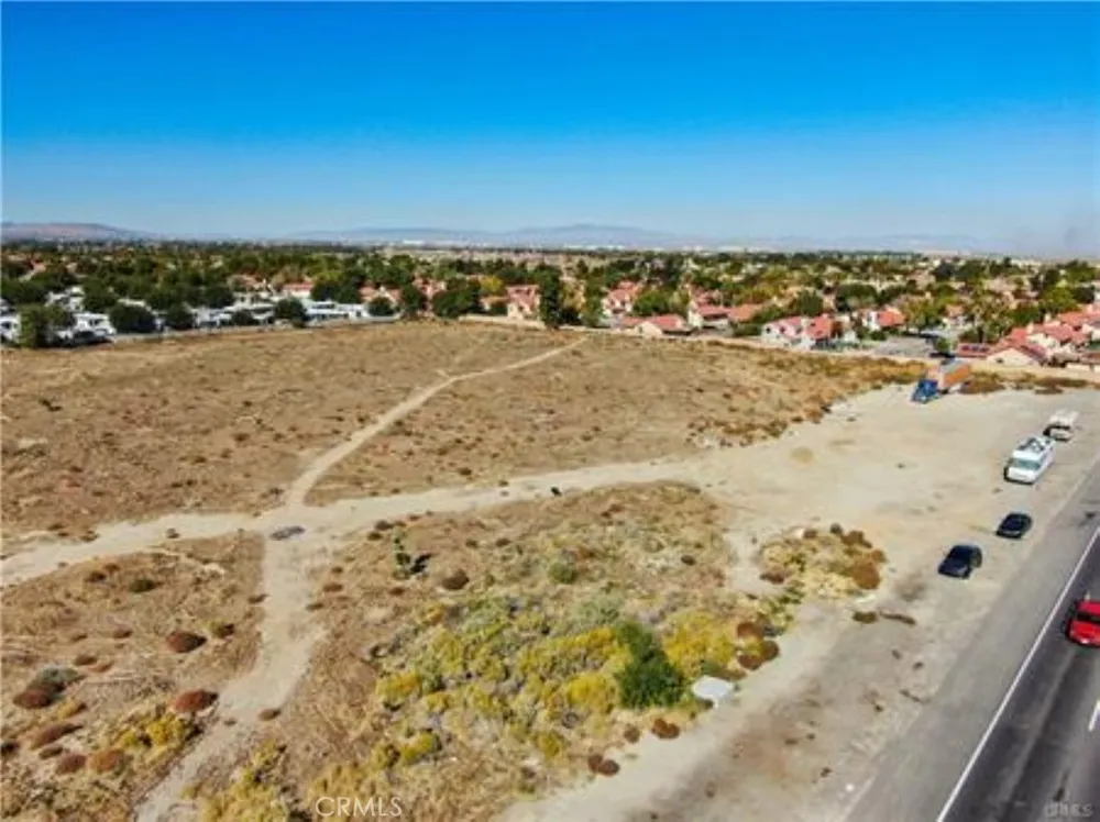 47 vic avenue R11 Palmdale, CA 93553