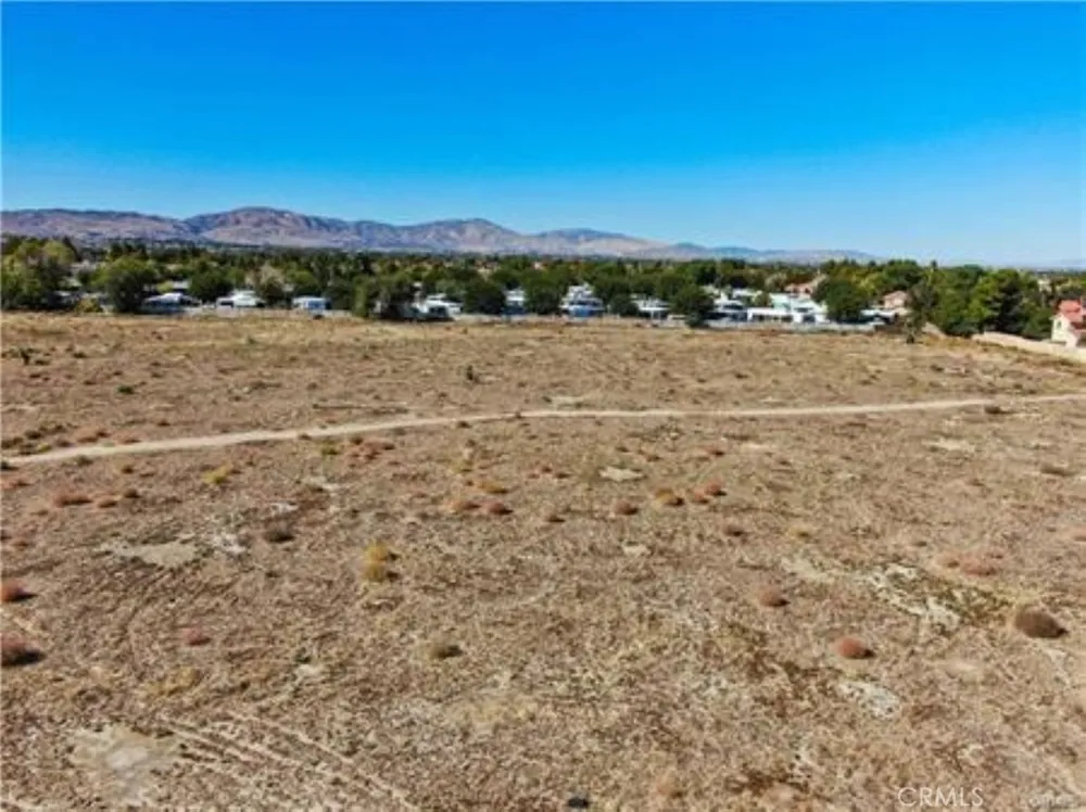 47 vic avenue R11 Palmdale, CA 93553