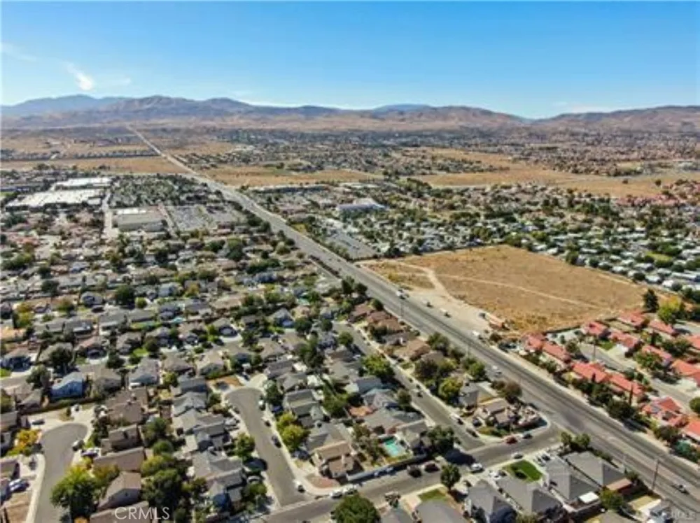 47 vic avenue R11 Palmdale, CA 93553
