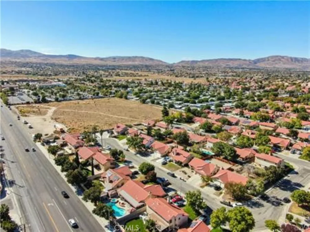 47 vic avenue R11 Palmdale, CA 93553