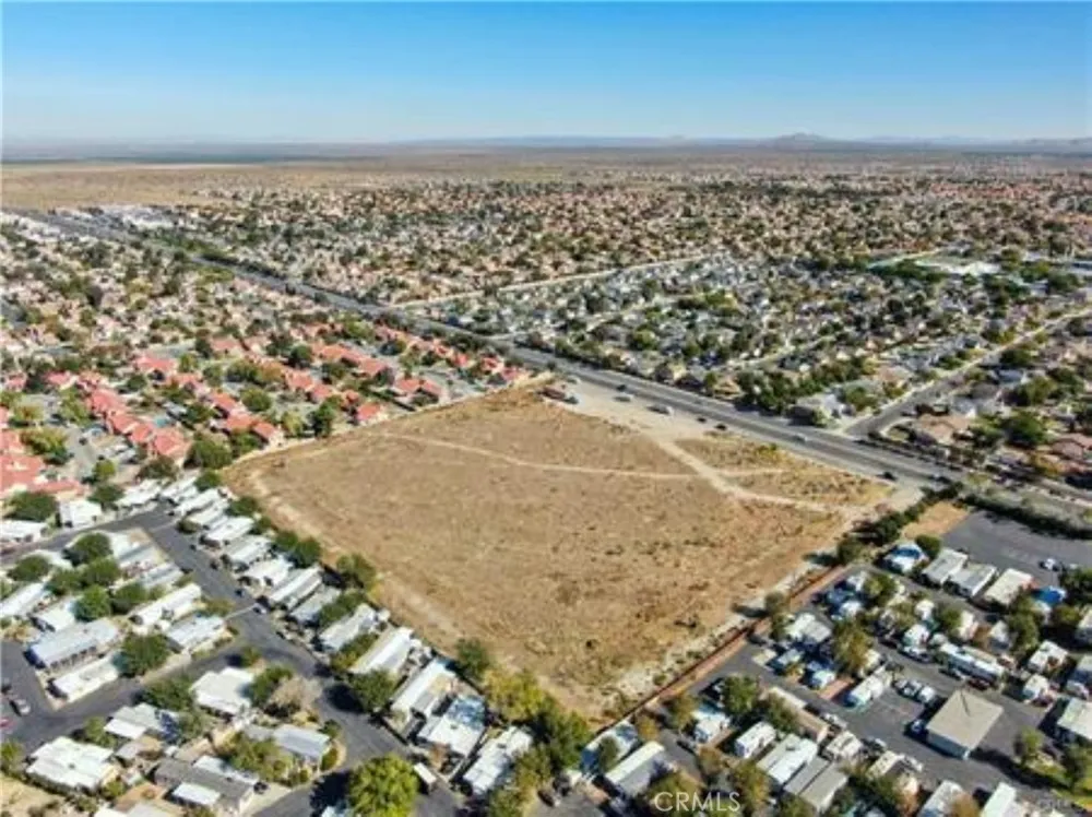 47 vic avenue R11 Palmdale, CA 93553