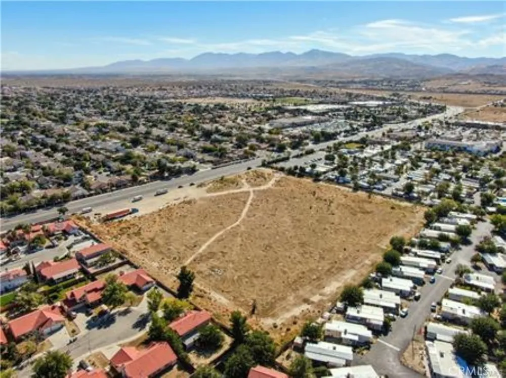 47 vic avenue R11 Palmdale, CA 93553