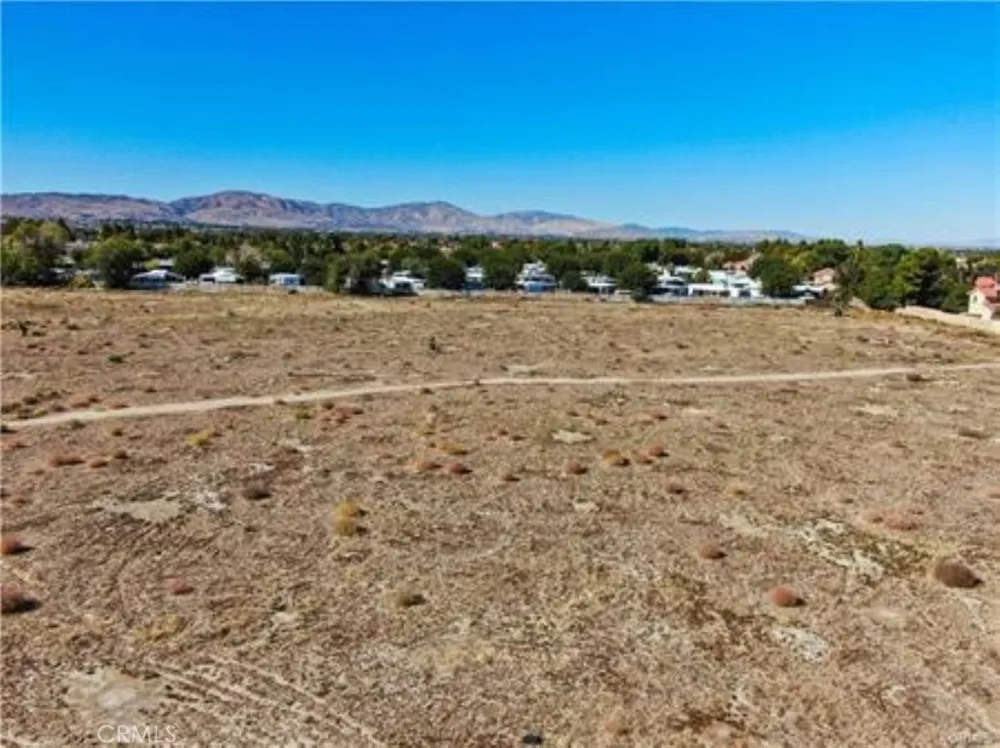 47 vic avenue R11 Palmdale, CA 93553