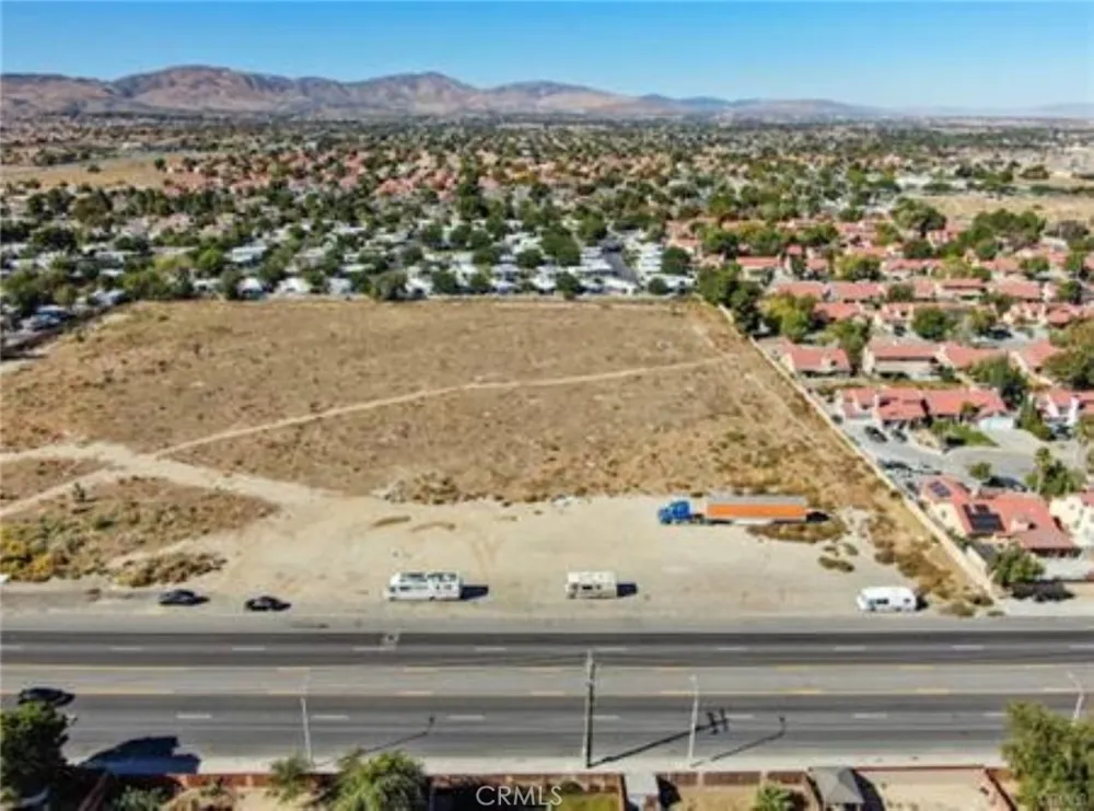 47 vic avenue R11 Palmdale, CA 93553