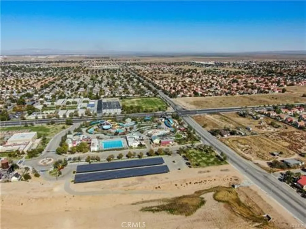47 vic avenue R11 Palmdale, CA 93553