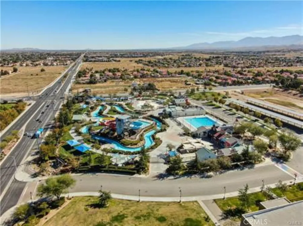 47 vic avenue R11 Palmdale, CA 93553