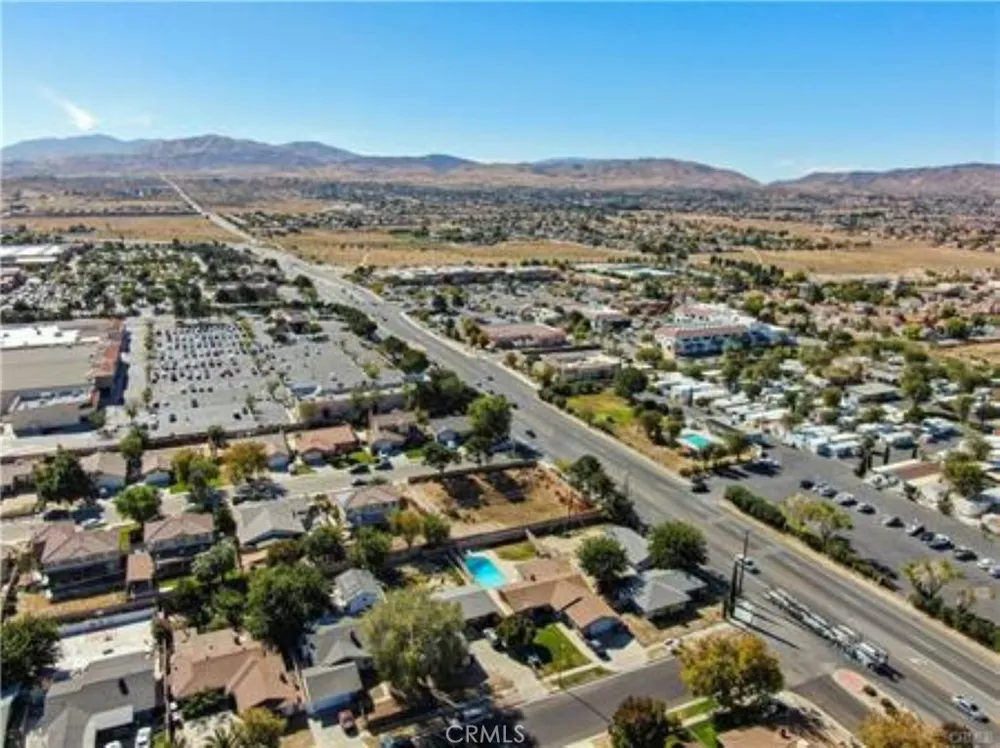 47 vic avenue R11 Palmdale, CA 93553