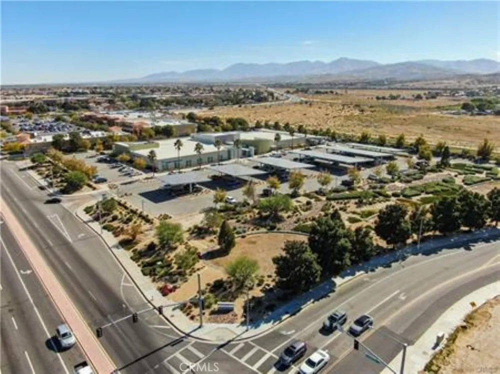 47 vic avenue R11 Palmdale, CA 93553