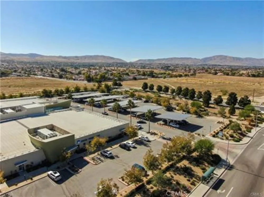 47 vic avenue R11 Palmdale, CA 93553