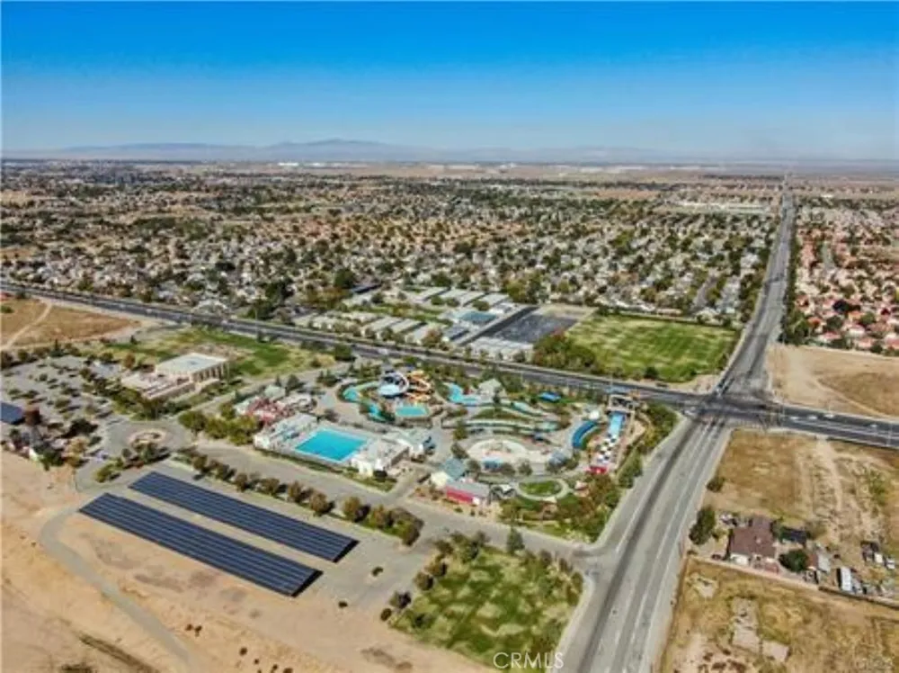 47 vic avenue R11 Palmdale, CA 93553