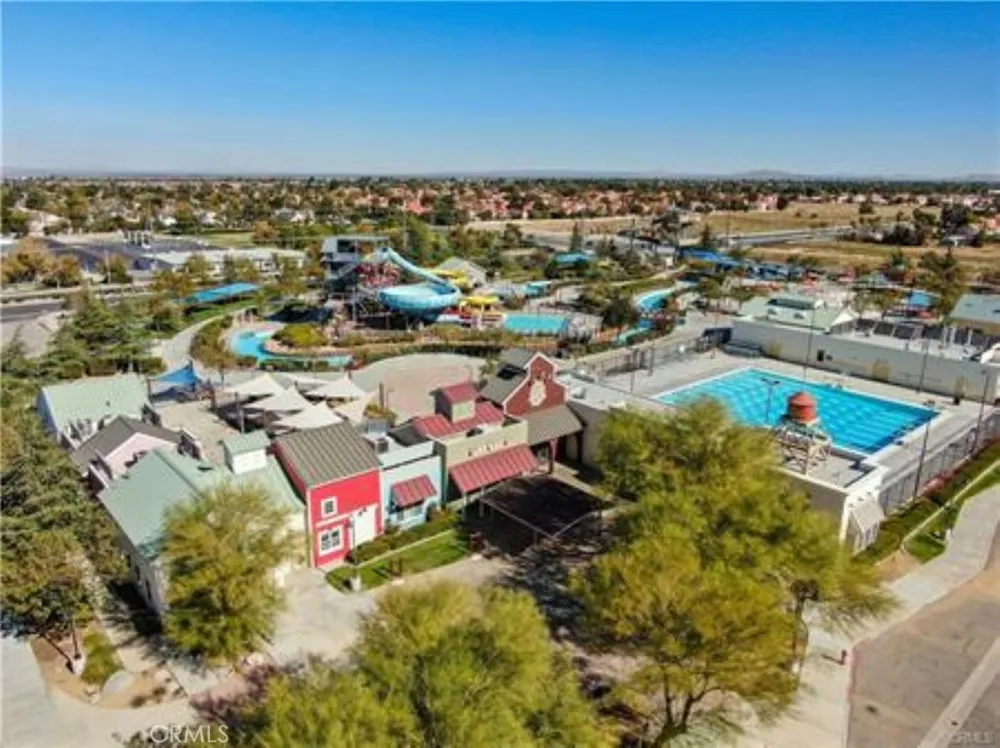 47 vic avenue R11 Palmdale, CA 93553