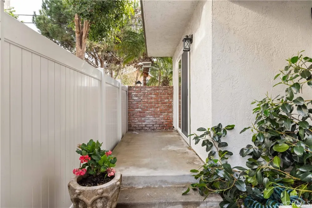 2231 Pacific #A1 Costa Mesa, CA 92627