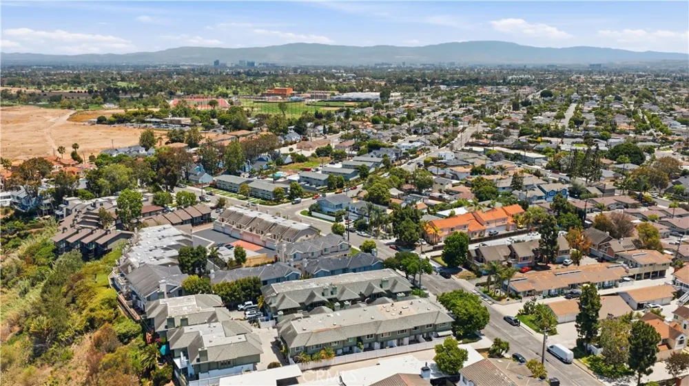 2231 Pacific #A1 Costa Mesa, CA 92627