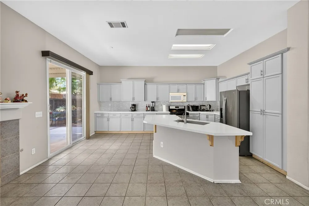 1340 Whispering Wind Corona, CA 92881