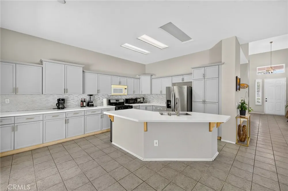 1340 Whispering Wind Corona, CA 92881