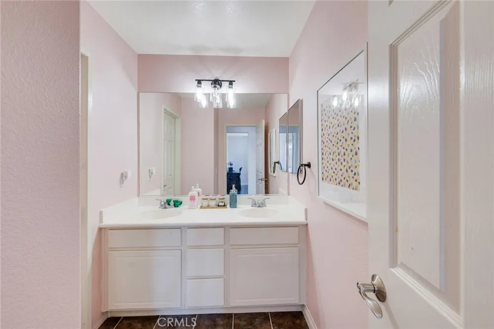 12977 Clemson Eastvale, CA 92880