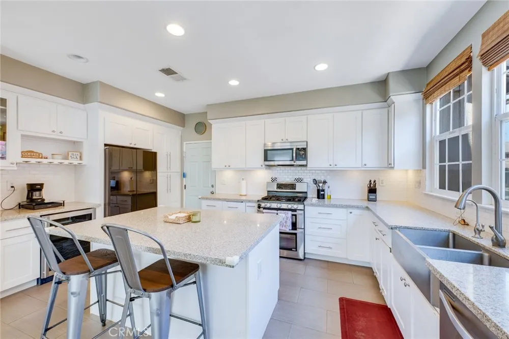 12977 Clemson Eastvale, CA 92880