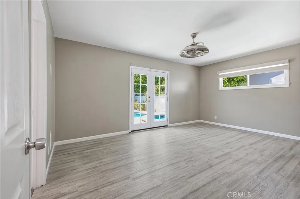 5521 Mclennan Avenue Encino, CA 91436
