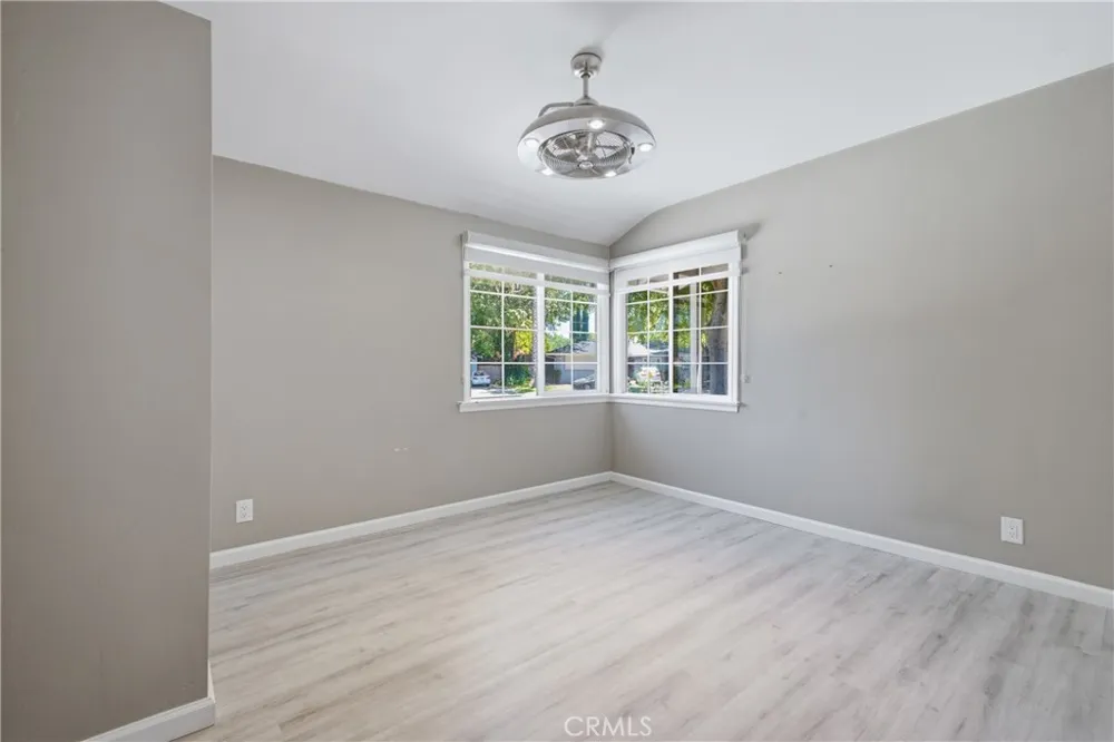 5521 Mclennan Avenue Encino, CA 91436