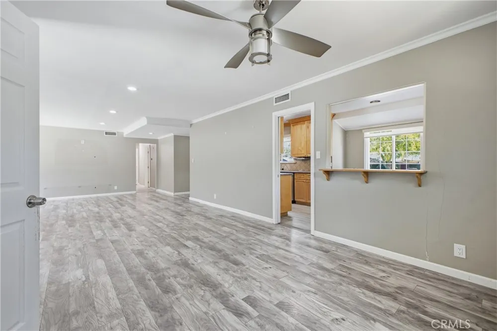 5521 Mclennan Avenue Encino, CA 91436